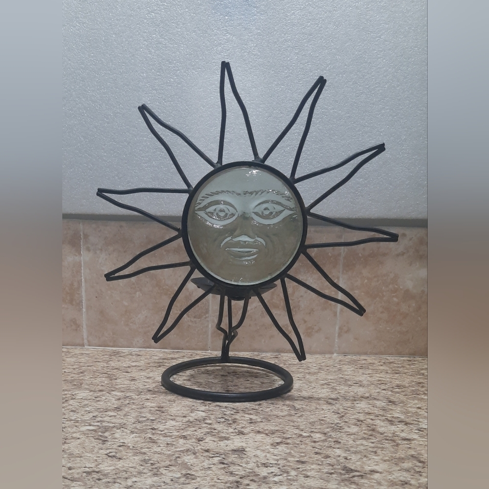 Artistic Sun Face Candle Holder in Black and Gray